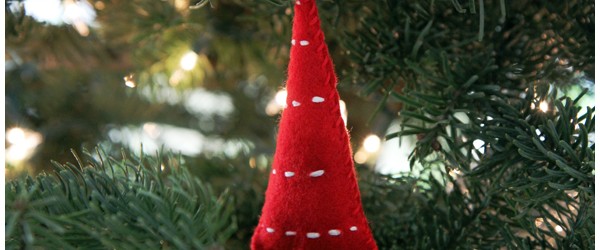 DIY Felt Tree Ornaments